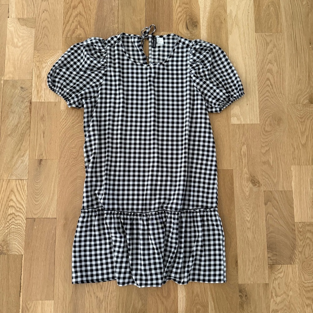 Women’s Medium Black and White Gingham Dress With Puff Sleeves